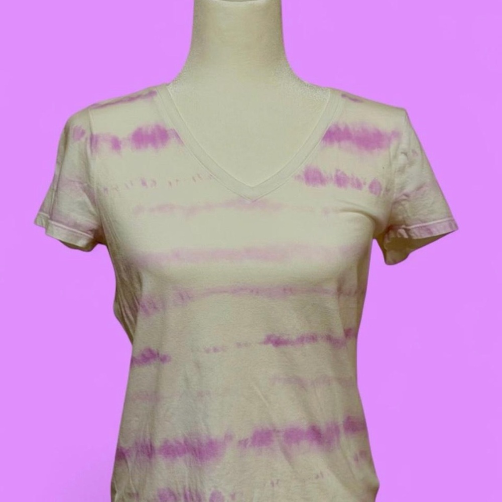 GAP White and Purple Tie-Dye V-Neck Tee